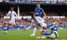 开云体育入口-埃弗顿主场失利，球队士气受挫