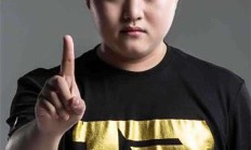 开云体育app-100T翻盘DRX，Uzi线上压制力十足激烈交锋入围赛，锁定晋级资格的简单介绍