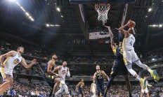 开云下载-上海队逆转广州队，库里带队取胜