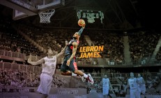 开云官网-你提供的关键词组合存在一个核心矛盾，辛杜（P.V.Sindhu）是印度羽毛球的标志性人物，不可能代表泰国队对阵中国队。这是一个事实性错误