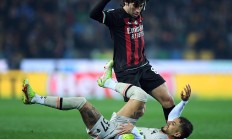 开云官网-巴伦西亚大胜西班牙人，AC米兰客场击败那不勒斯