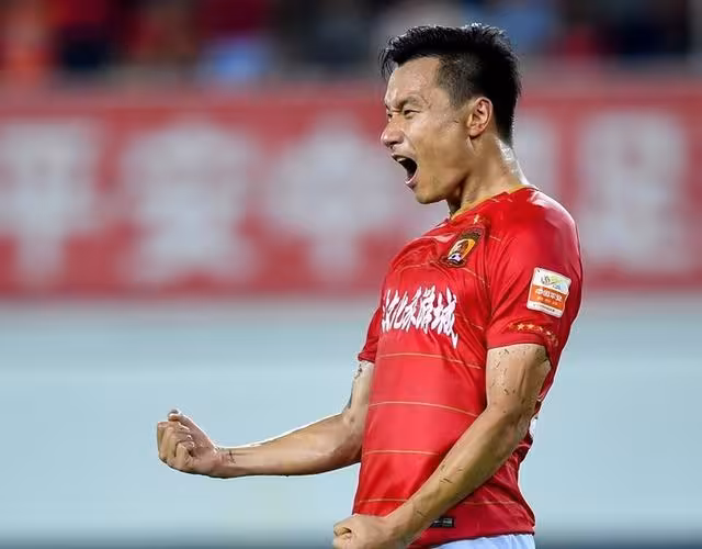 包含重庆力帆主场战平华夏幸福，保持不败的词条
