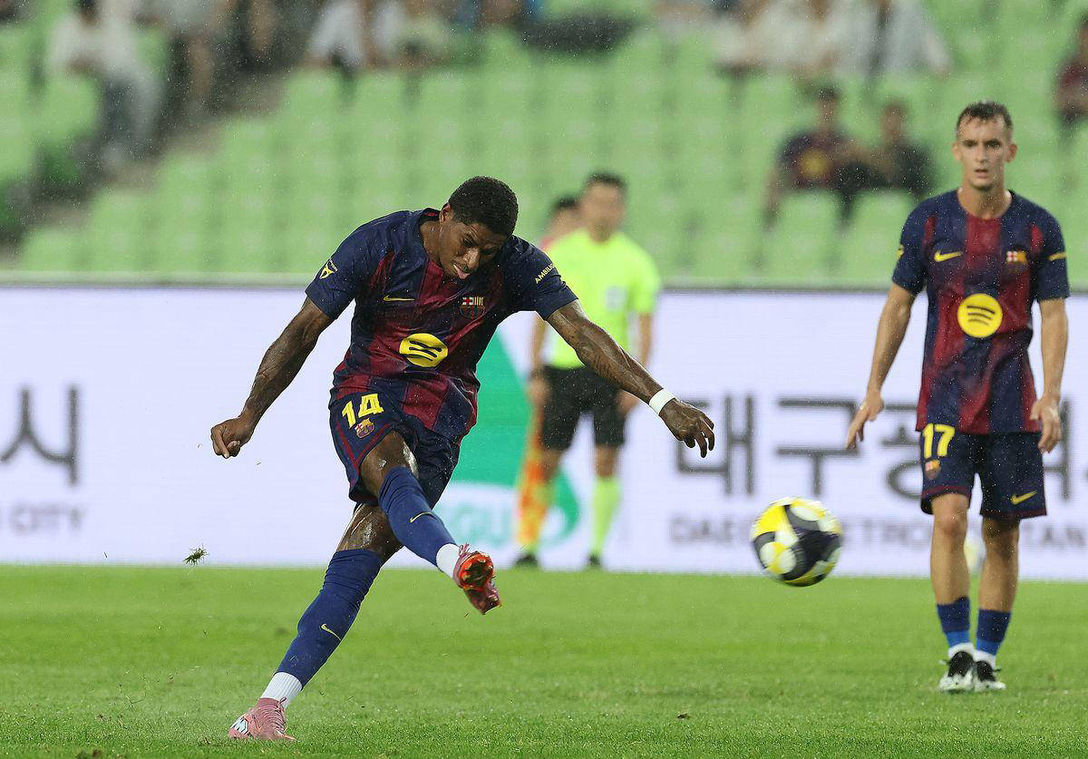 巴萨核心受伤，球队备战面临挑战