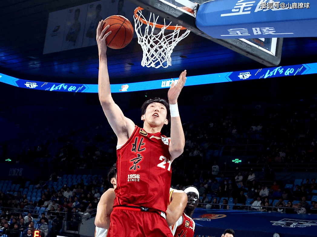 球员表现可谓神勇,篮球比赛悬念重重!的简单介绍 球员表现可谓神勇,篮球比赛悬念重重!的简单介绍