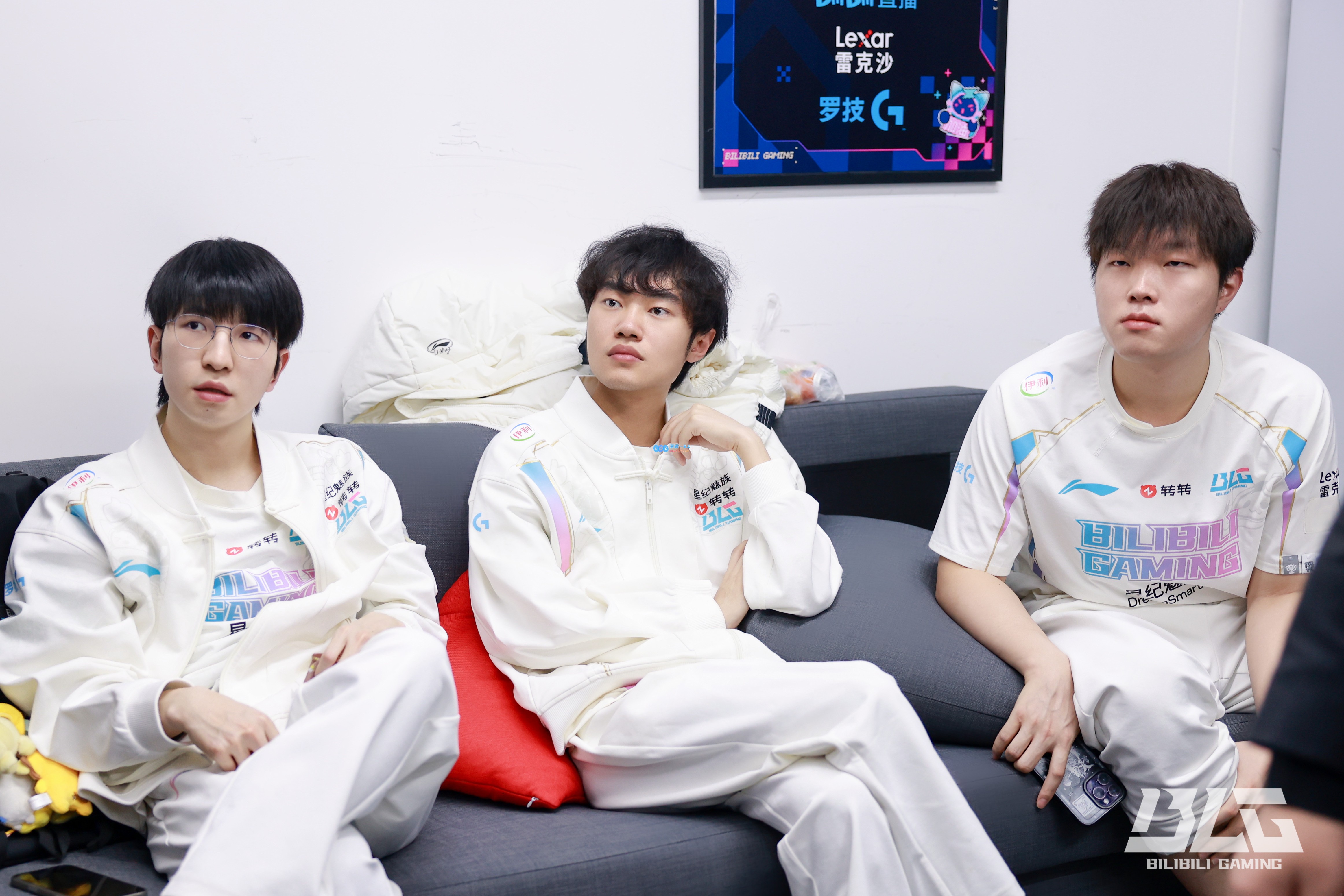 TES血洗BLG，BDD关键团战开团秒人宿敌对决四强赛，留下经典瞬间的简单介绍