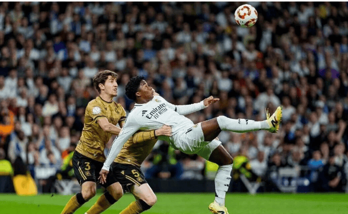 皇家社会后卫助攻破门,展现多面技术实力 皇家社会后卫助攻破门,展现多面技术实力