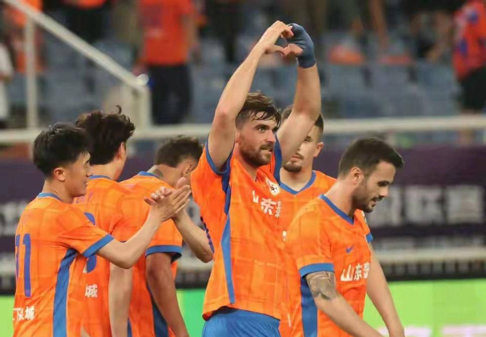 球队主力复出，连胜七场，冲击冠军