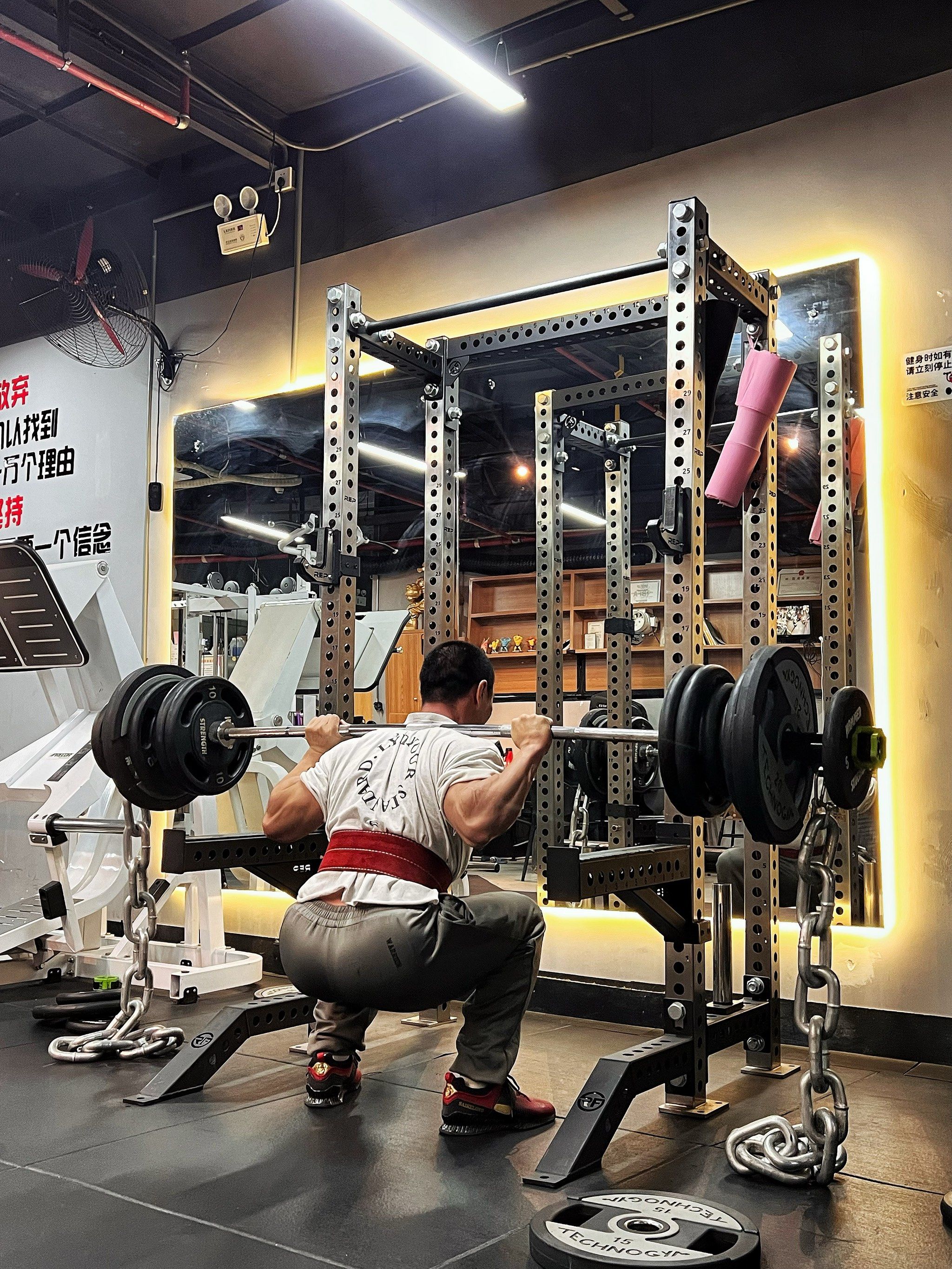 深圳佳兆业球员录制健身教学视频