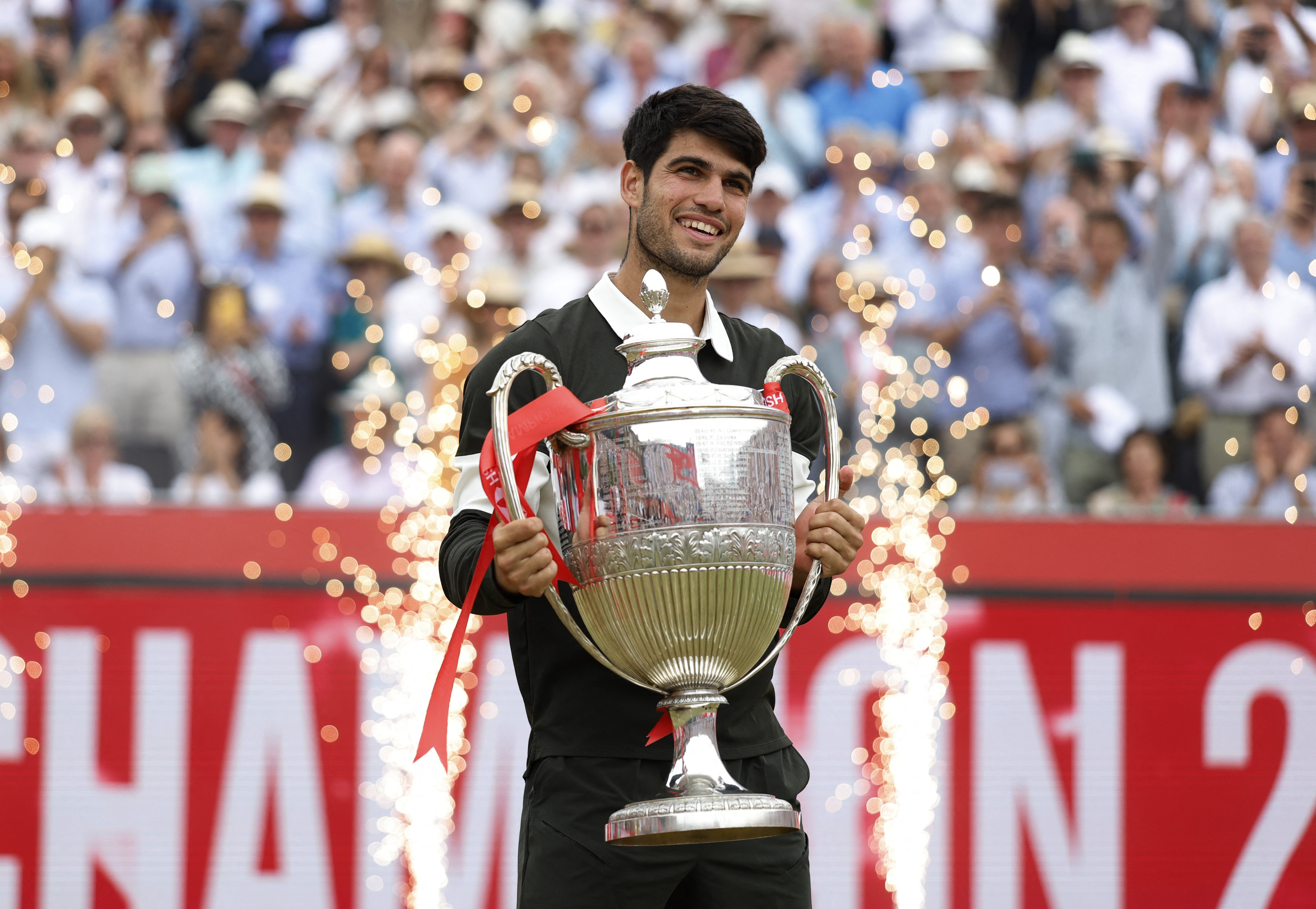 ATP总决赛险胜拉沃尔杯,阿尔卡拉斯刷新纪录的简单介绍 ATP总决赛险胜拉沃尔杯,阿尔卡拉斯刷新纪录的简单介绍