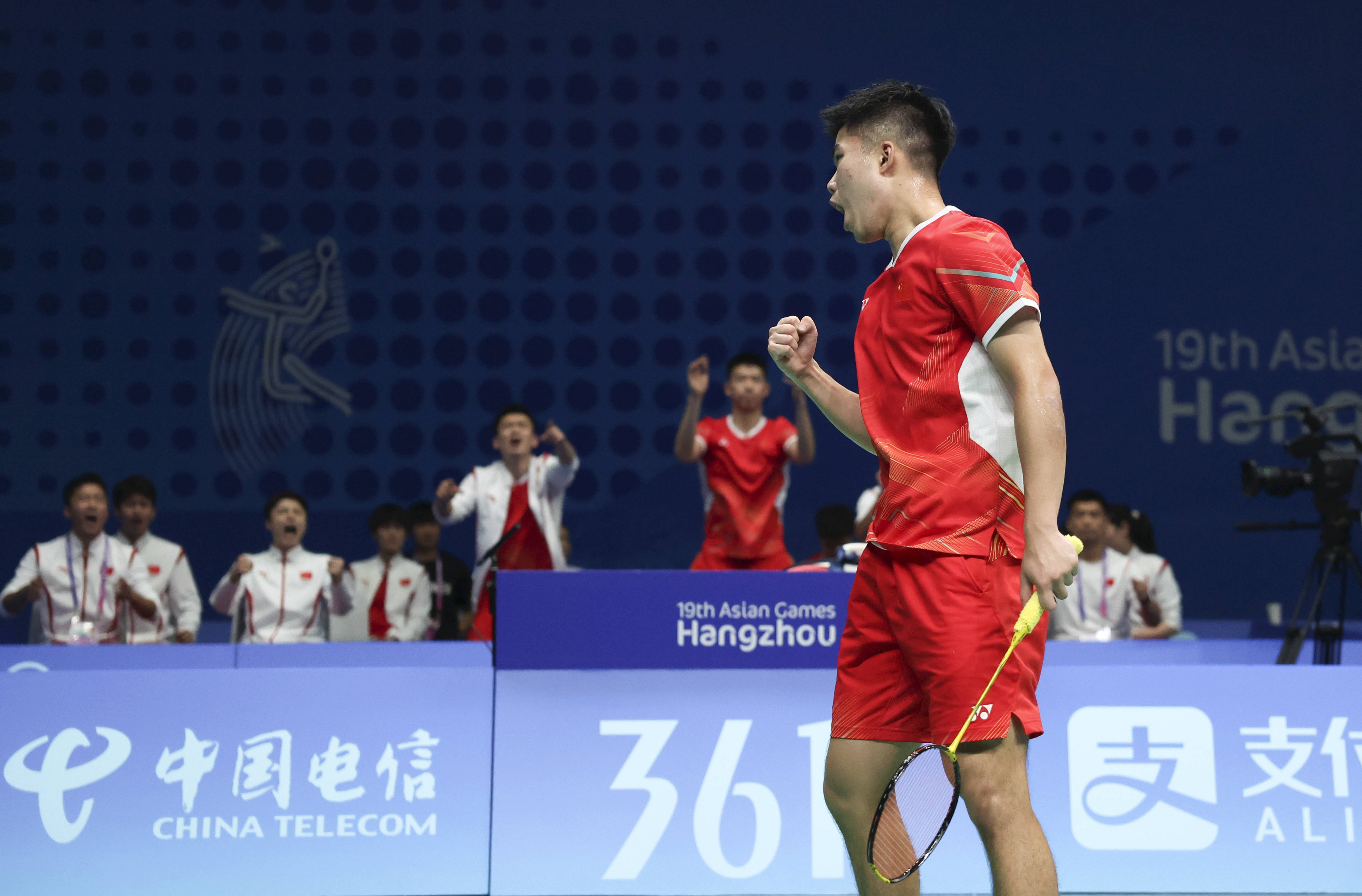 中国队翻盘法国队,石宇奇扛起全队 中国队翻盘法国队,石宇奇扛起全队