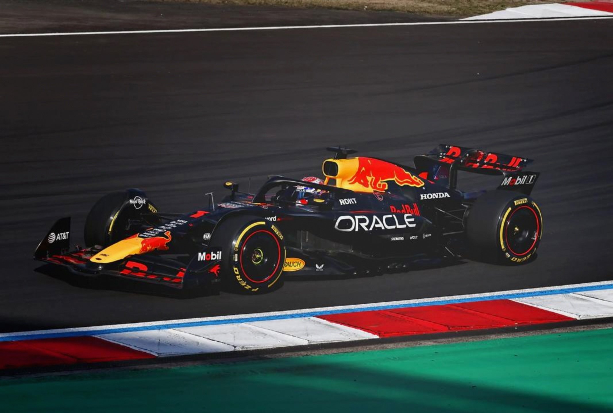 红牛车队逆转雷诺车队,皮亚斯特里关键制胜的简单介绍 红牛车队逆转雷诺车队,皮亚斯特里关键制胜的简单介绍