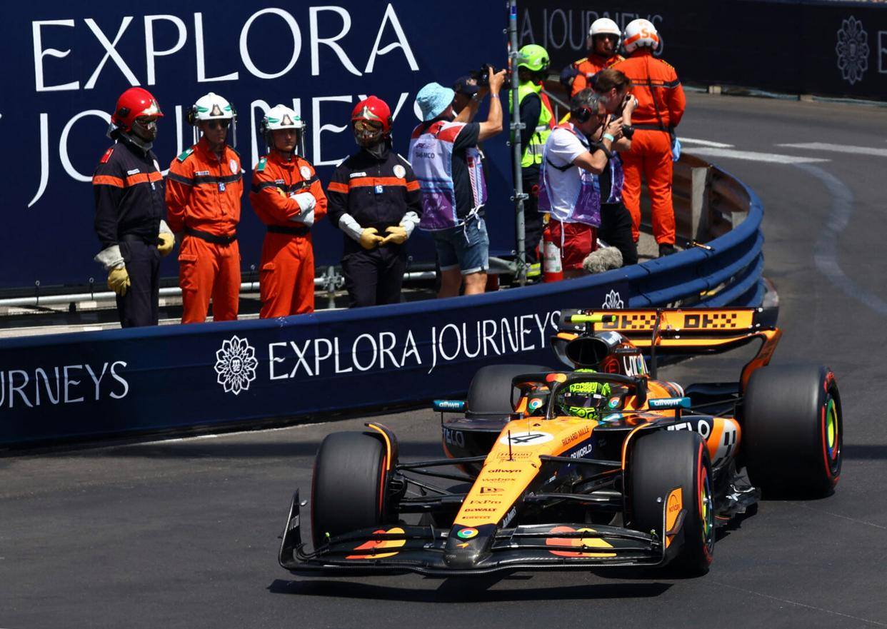 红牛车队完胜迈凯伦,勒克莱尔点燃赛场 红牛车队完胜迈凯伦,勒克莱尔点燃赛场