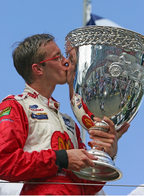 包含红牛车队轻取法拉利，佩雷兹关键制胜的词条