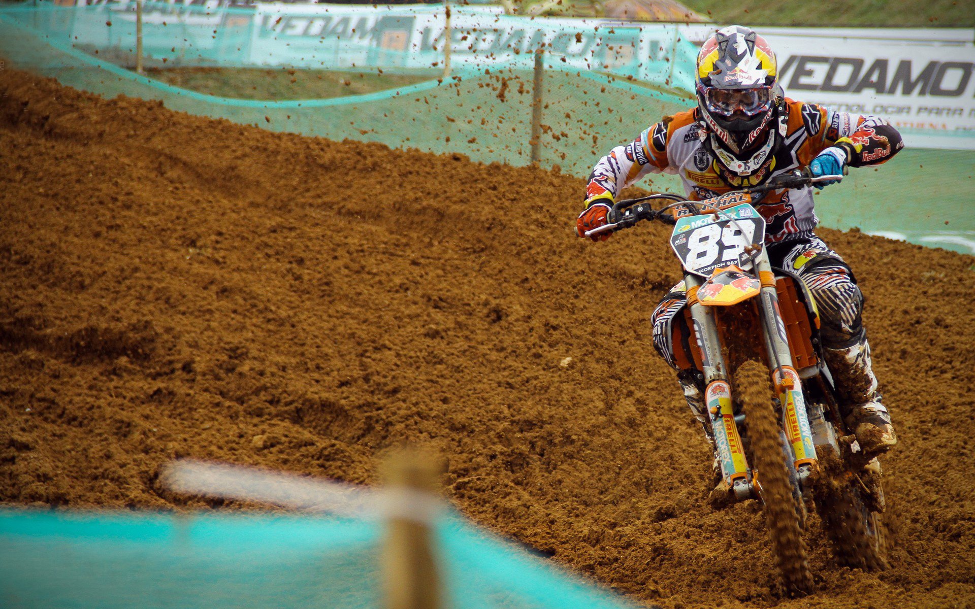 当飞羽掠过雷霆，一球定音的永恒隐喻