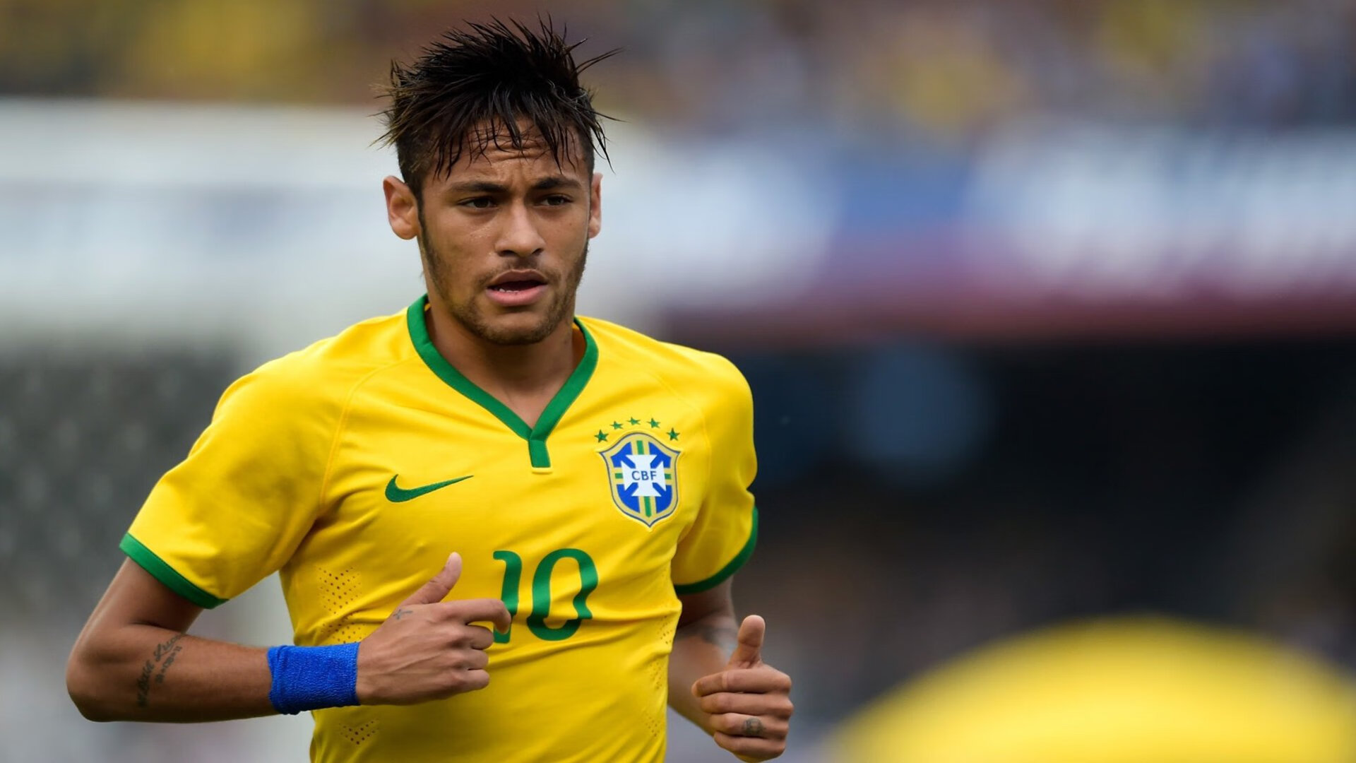 亚洲羽坛风云录，印尼队险胜泰国队，辛杜刷新纪录再铸辉煌